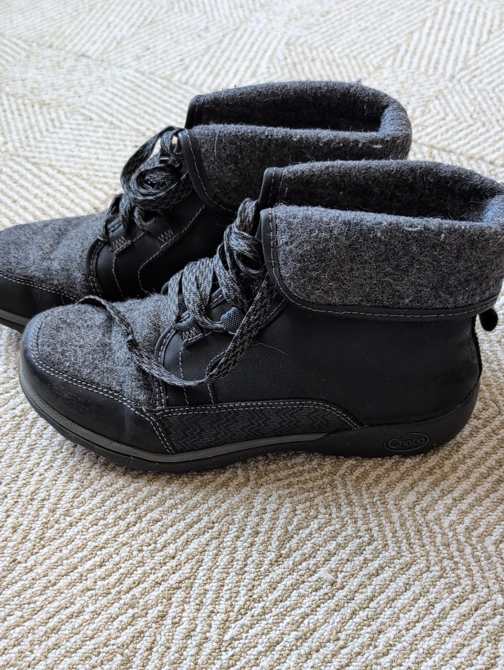Chaco Black Iron Barbary Fold-Down Cuffed Gray Wool Leather Boots 7M